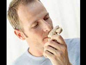 Natural Scents That Attract Men To Bed