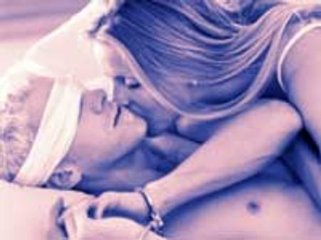 Extra kilos make women make love in the dark