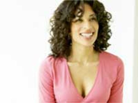 Visible cleavage, cheery smile: The signs of narcissistic