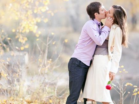 How To Initiate Sex On First Date?