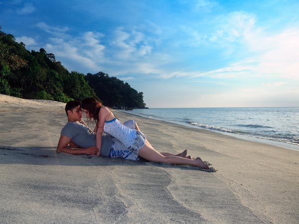 A Girl's Guide To Outdoor Sex A Girl's Guide To Outdoor Sex