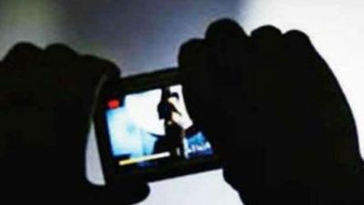 അശ്ലീല വീഡിയോ പതിവായി കാണുന്നുണ്ടോ? അതൊരു പ്രശ്നമാണോ, നിര്ബന്ധമായും അറിയേണ്ടത്