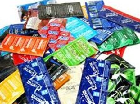 കോണ്ടം വിപണിയില്‍ മത്സരം മുറുകുന്നു