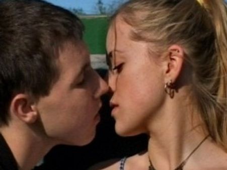 വിവാഹം ചുംബനത്തിന്റെ മാധുര്യം കുറയ്ക്കും