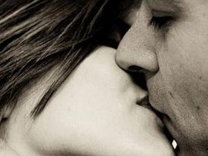 Couple Kissing Couple Kissing