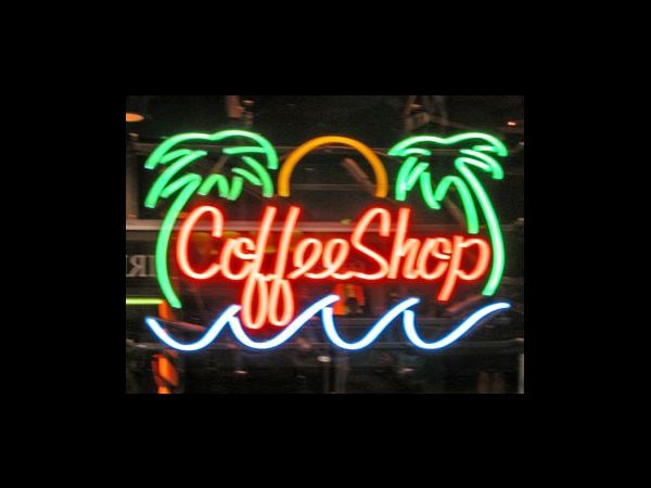 അല്പ്പം മേക്കപ്പ് ആവാം