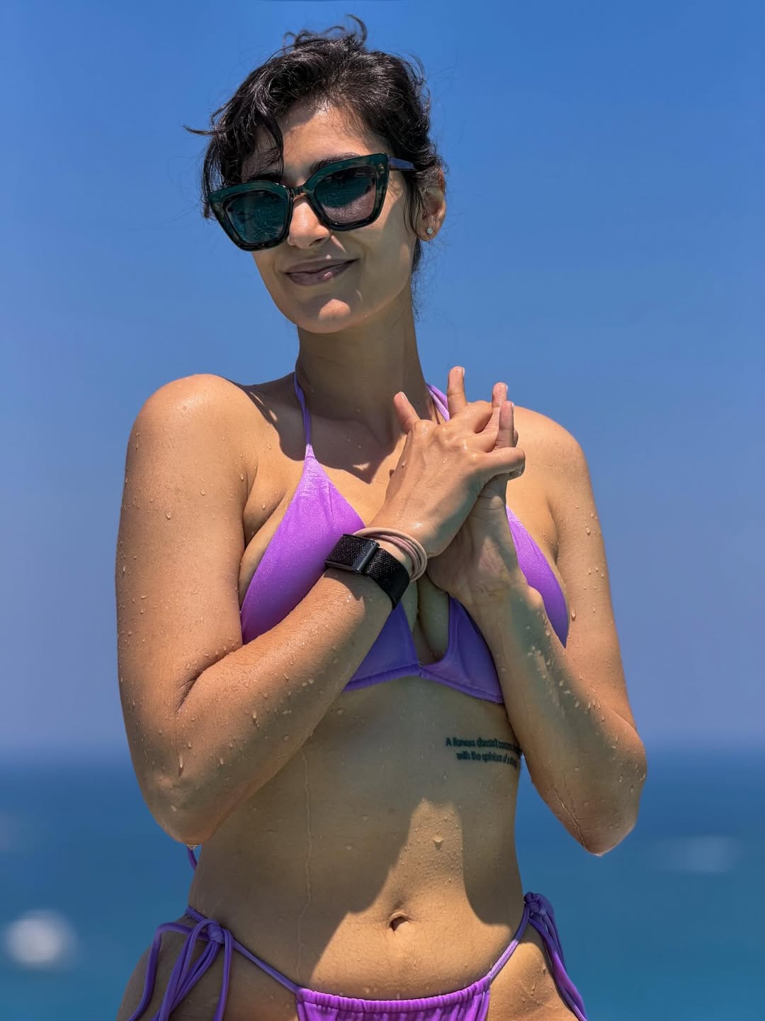 A Striking Look That Commands Attention