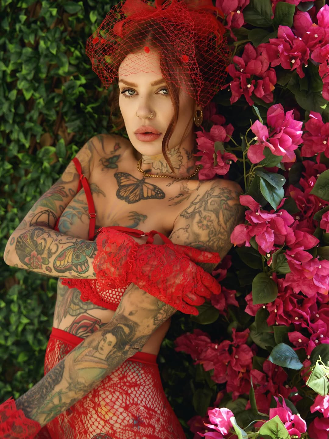 A Striking Look That Commands Attention