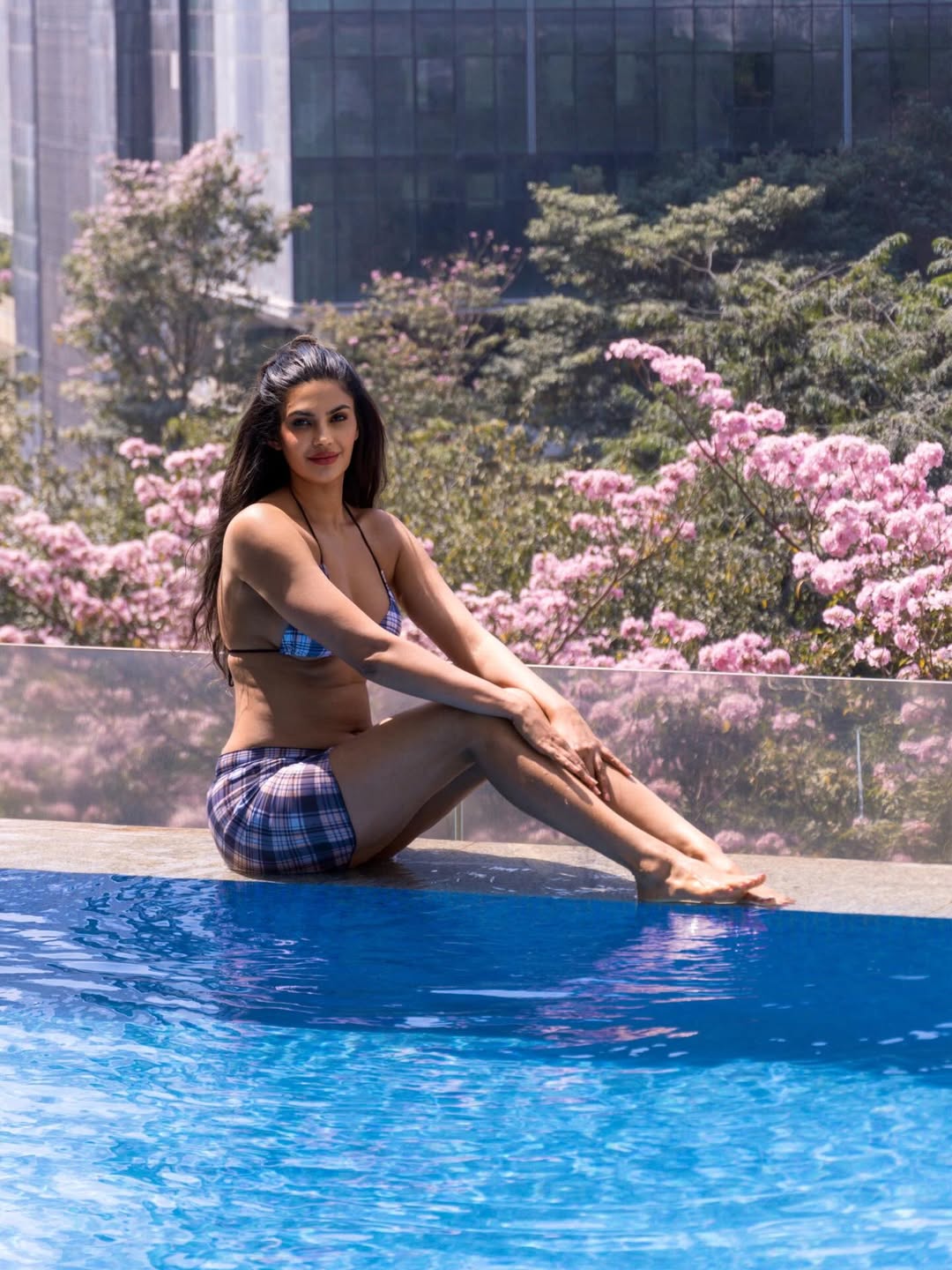 Beauty & Styling: Soft Meets Striking