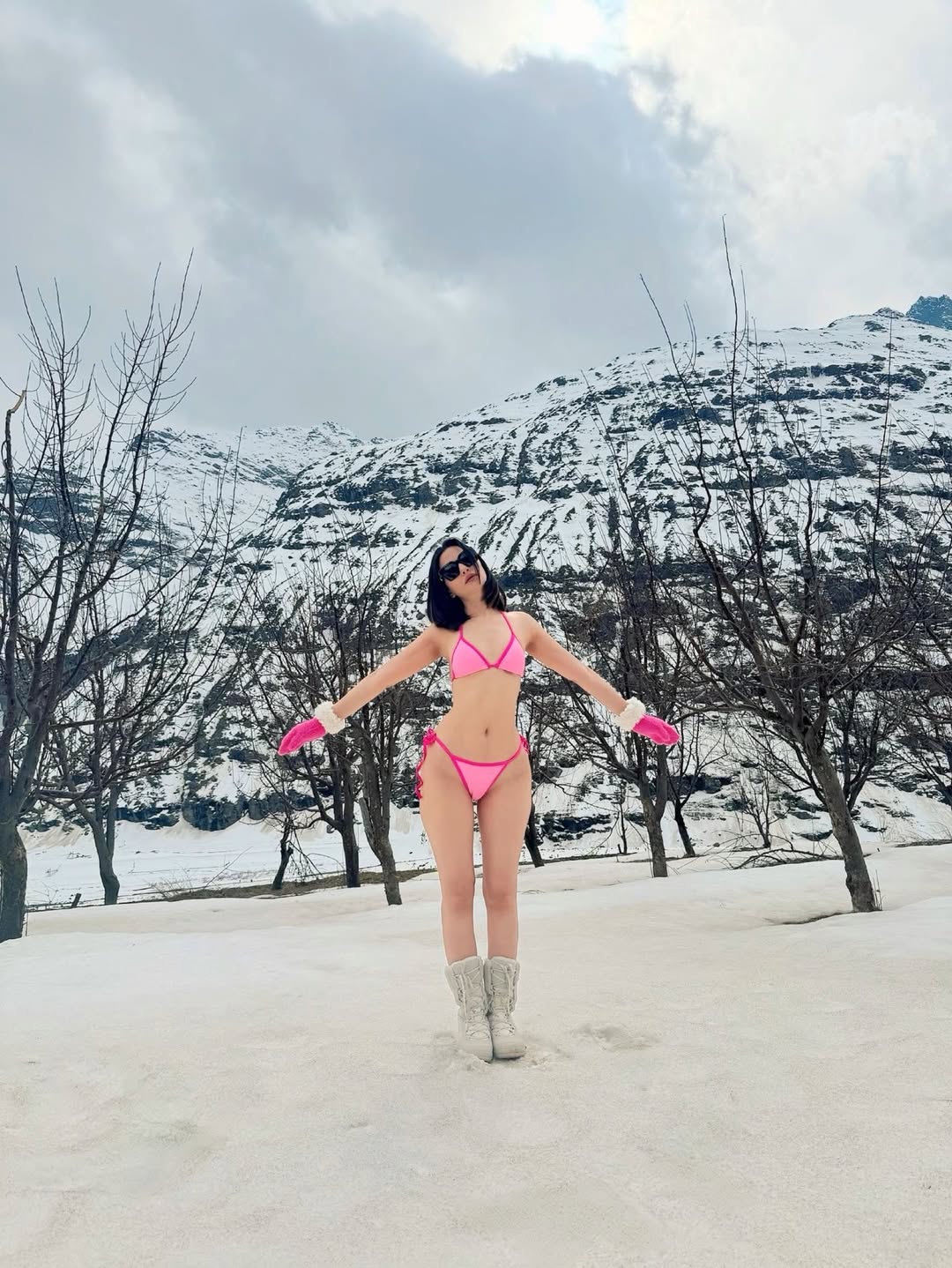 Visual Contrast That Captures Attention