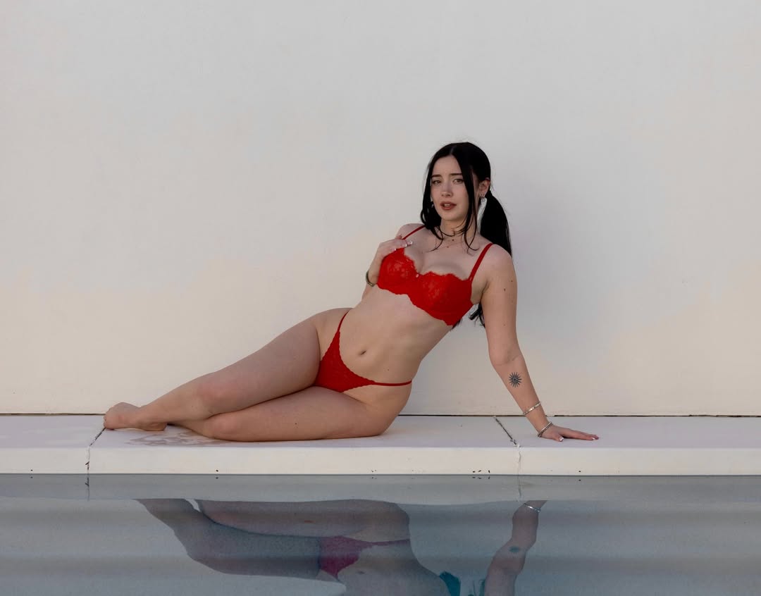 A Bold Finale in Vibrant Red