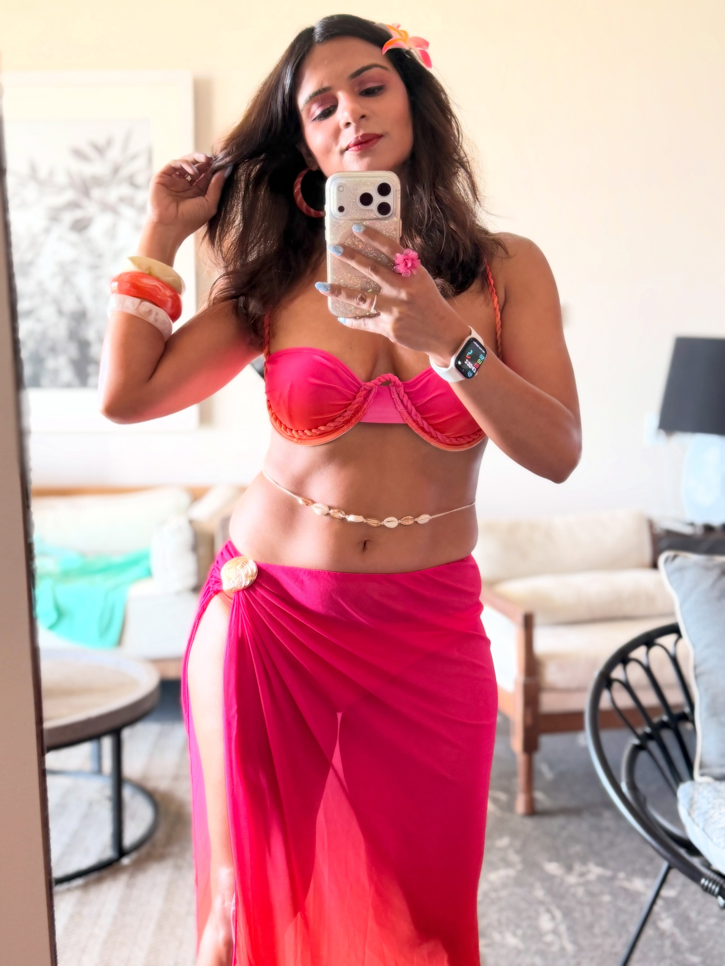 A Mirror Selfie Offers a More Personal Fashion Moment
