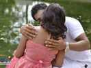 உதட்டோடு உதடு வைத்து உரசி விளையாடலாமா? 