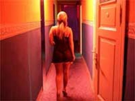 விபச்சார விடுதி..சைக்கிளில் வந்தால் 'ரிபேட்'...!