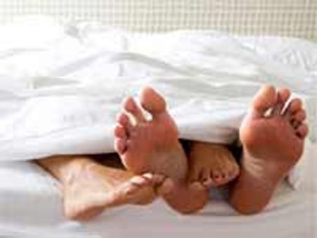 3,323 ஆண்கள், 2,161 பெண்களுக்கு செக்ஸ் பாடம் நடத்திய ஜோடி!