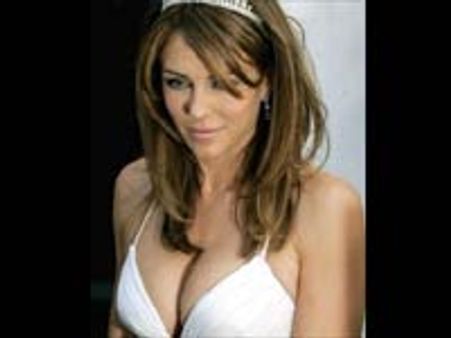 நடிகை லிஸ் ஹர்லி செம ஹாட்-ஜொள்ளு விட்ட நியூசி. பிரதமர்