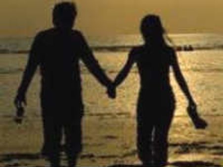 தோழமையாய் இருந்தால் துன்பம் இல்லை…!