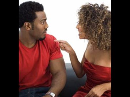 மனைவியை சமாதானப்படுத்த கோமாளித்தனம் செய்யும் கணவன்கள்!