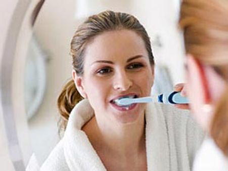 மொதல்ல, பல்ல வெளக்குங்கப்பா!