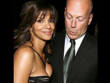 பார்வையை ஓட விடுவதில் ஆண்களை விட பெண்களே 'லீடிங்'!