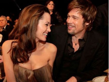 ரொமான்ஸ்க்கு ஏற்ற நேரம் இரவுதான்... இது ஜூலியின் சாய்ஸ்