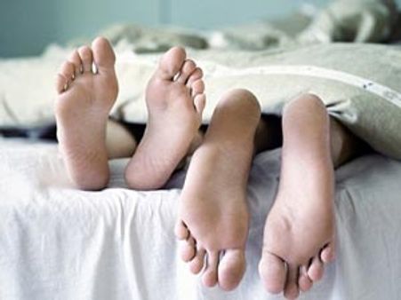 30 வயசுலயே முடியலையே.. செக்ஸ் வாழ்வில் தடுமாறும் இளைஞர்கள்!