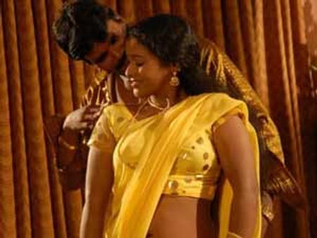 குட்டி போட்ட பூனையா சுத்தி வரணுமா? அடிக்கடி ரொமான்ஸ் பண்ணுங்க!!