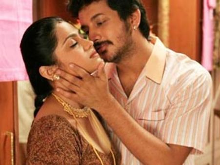 முகத்துல சுருக்கம் வருதா...கிஸ்ஸடிங்க, சரியாய்டும்!