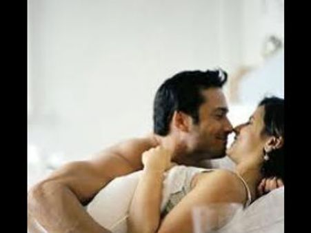 ஆணின் விந்தணுவை அருந்தினால் பெண்களுக்கு நல்லதாம்...!