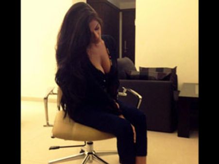 ஆண்களைக் கவர இப்படியெல்லாம் பண்ணலாமே...!