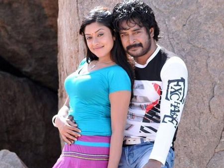 முன்னாடி மட்டுமில்ல பின்னாடியும் விளையாடனும்!