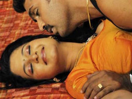 வாயை வச்சுக்கிட்டு சும்மா இருக்காதீங்க...!