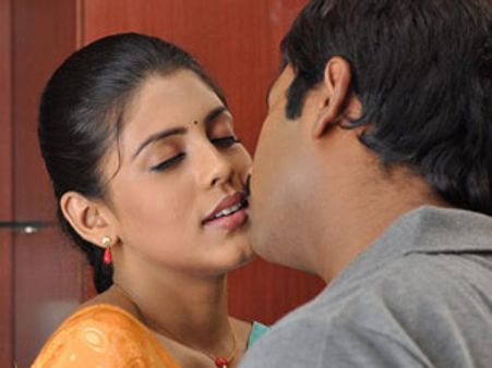 மறக்க முடியாத முதல் முத்தம்!