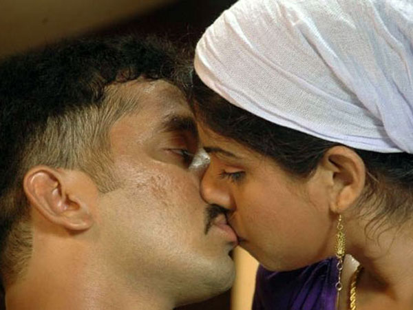 முன்னும் பின்னும் முத்தம்