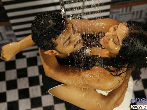 சின்னதாய் குளியல்