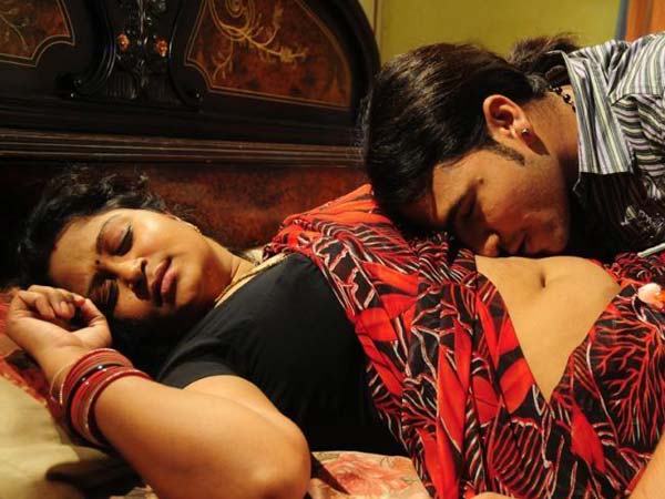 என் கைகளுக்குள் புதைந்து போ...