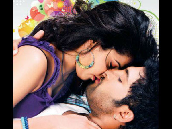 இதழ்களால் கைது செய்...