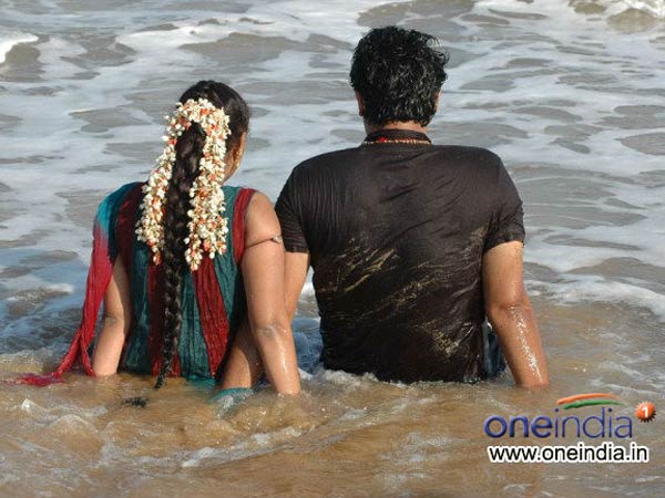 கடற்கரை மணலில்…