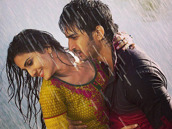 திரும்பத் திரும்ப திகட்ட திகட்ட