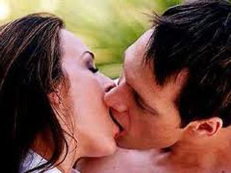 ఫ్రెంచి ముద్దు మజాయే వేరు!