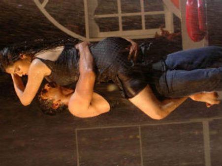 వైఫ్ వస్తే లైఫ్ గోవిందా.....కాదు?