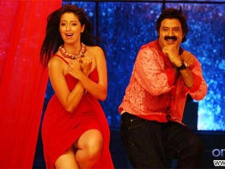 ఎర్రకోకతో ఎన్ కౌంటర్....! పట్టు పడితే పారాహుషార్....!