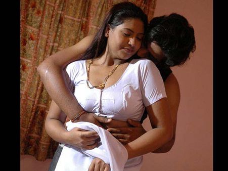 మసక చీకట్లోనే మన్మథ సామ్రాజ్యమా..