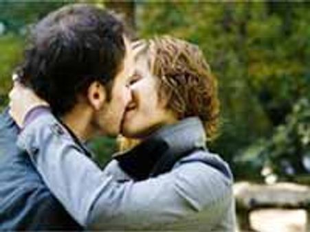 శృంగారంలో కౌగిలింతలు, ముద్దులు ముఖ్యం