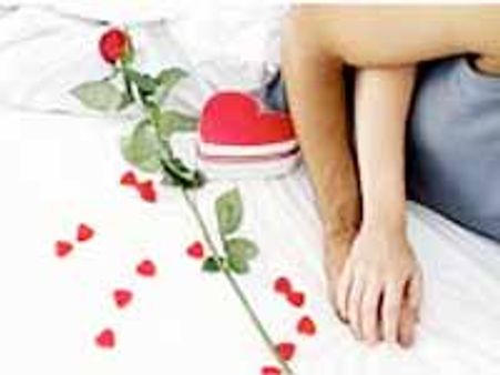 పడక గదిలో మల్లెపూలు!