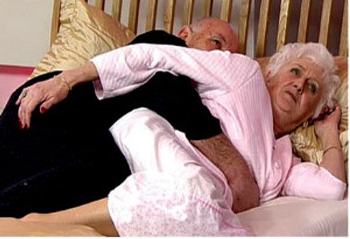 ‘అరవై’ దాటినా  సెక్స్ కావాలంటూ సతాయిస్తున్నాడు!!