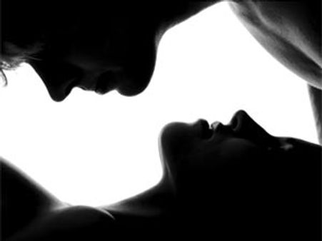 అందాల ఆస్తులు ఆక్రమించేయండి....?