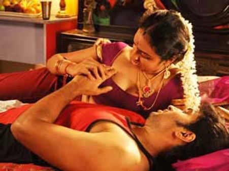 ఆమెకు రెండో జాములోనే ముంచుకొస్తుందట