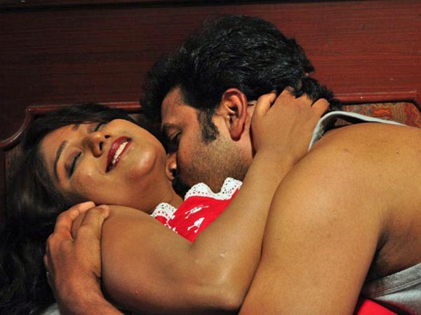  పిక్చర్స్: కామోద్రేకం బుస కొట్టేలా..?