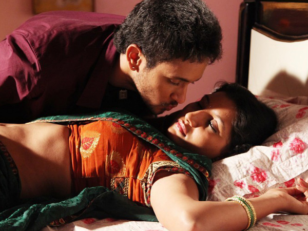 రతిక్రీడ: మగాడిని మీరిలా ముంచెత్తాల్సిందే..